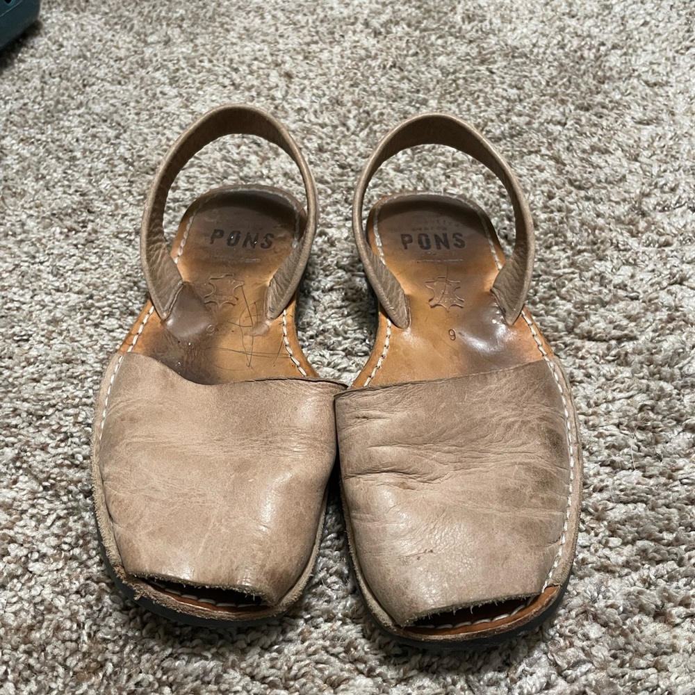 pons sandals